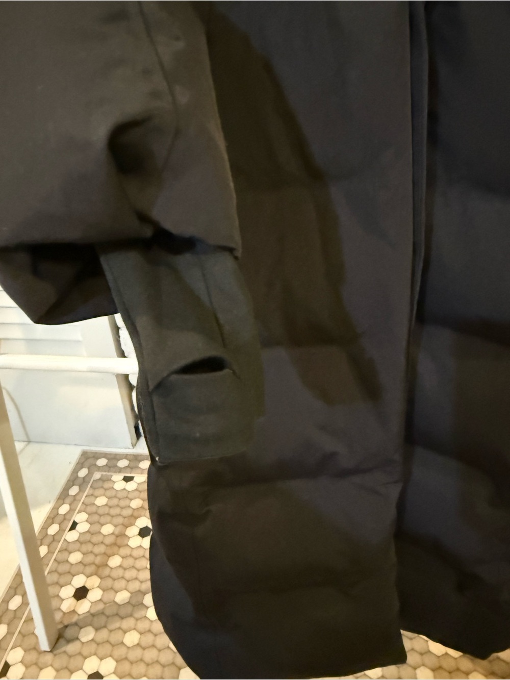 Aritzia - TNA Powder Dri Parka - Black - Small - Picture 4 of 5